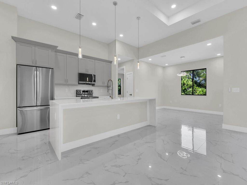 503 Lincoln Blvd - Photo 1
