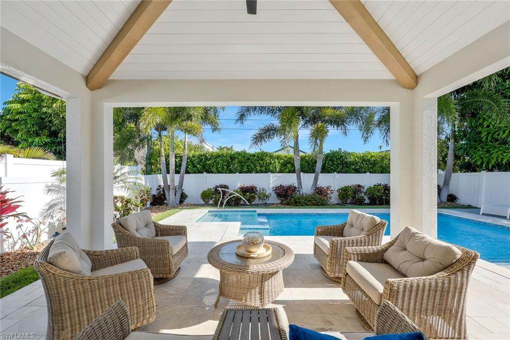 https://bt-photos.global.ssl.fastly.net/naples/orig_boomver_1_226022150-2.jpg