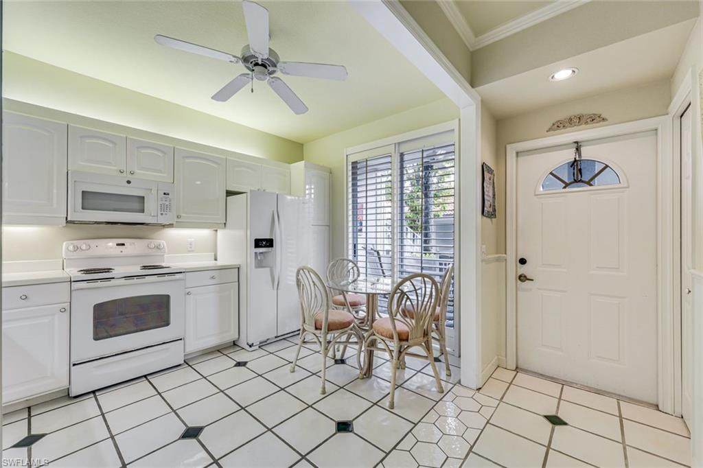 2325 Hidden Lake Dr - Photo 1