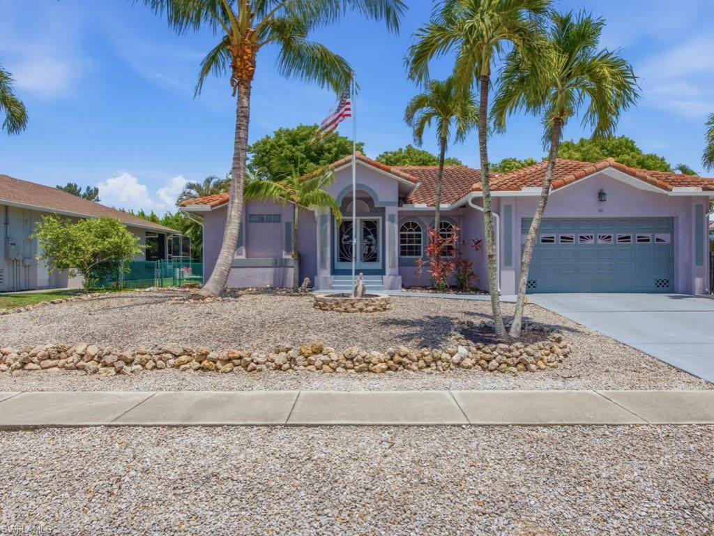 211 Bahama Ave - Photo 1