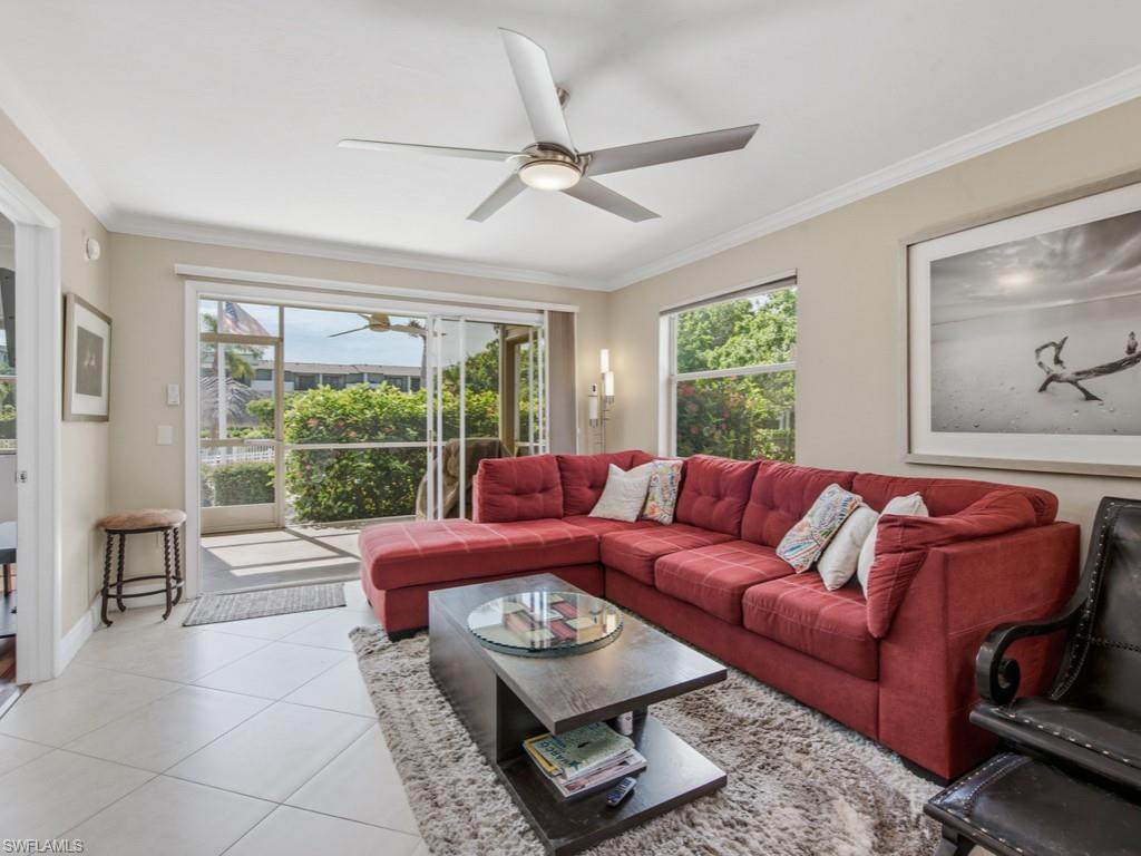1060 Swallow Ave - Photo 1