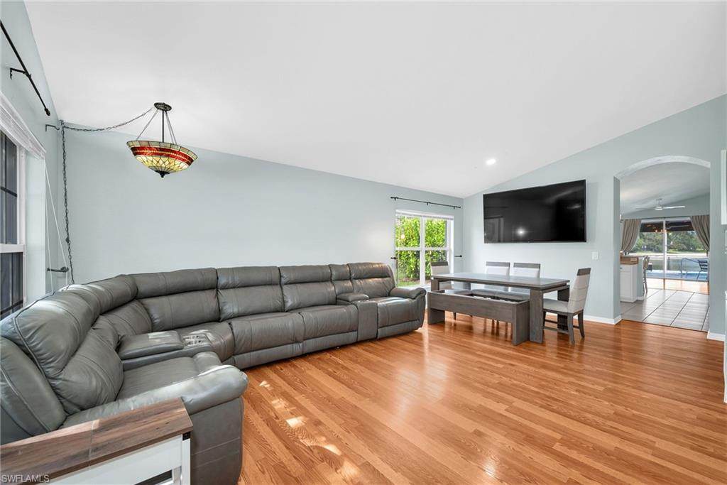 https://bt-photos.global.ssl.fastly.net/naples/orig_boomver_1_226022830-2.jpg