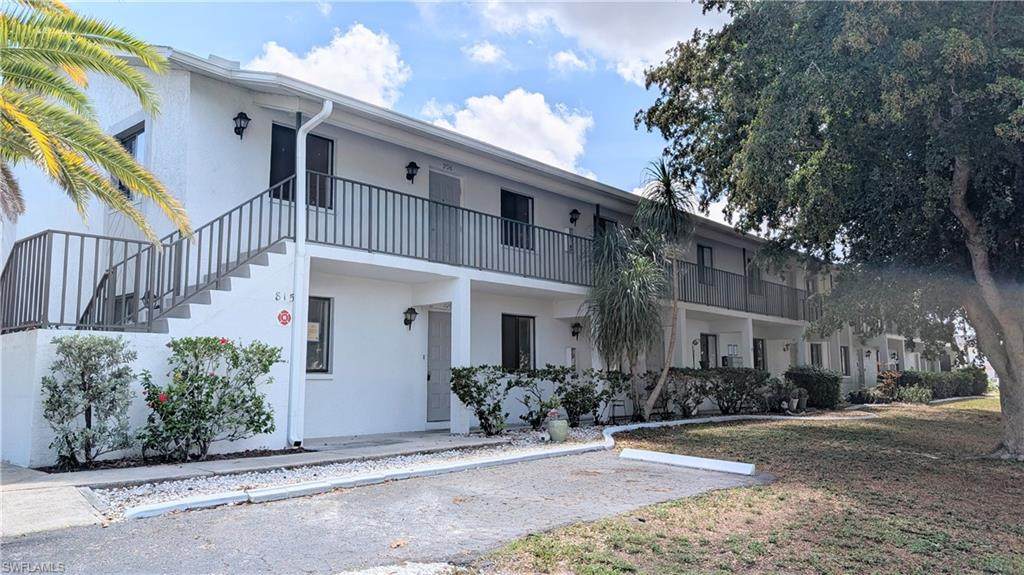 815 Victoria Dr - Photo 1