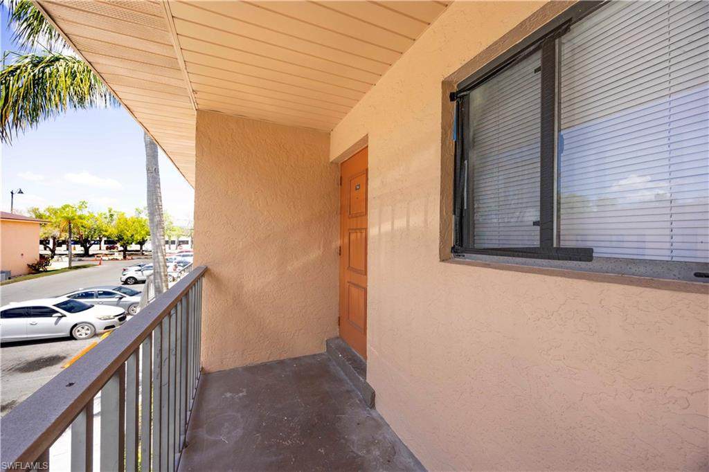 2700 Park Windsor Dr - Photo 1