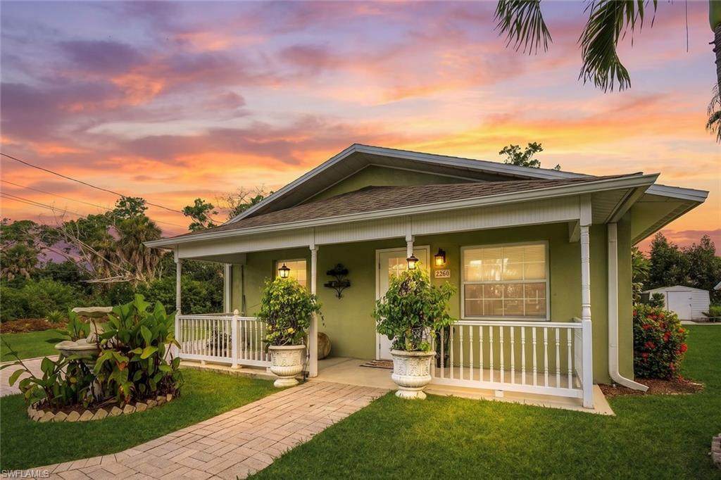 2385 Sunset Ave - Photo 1