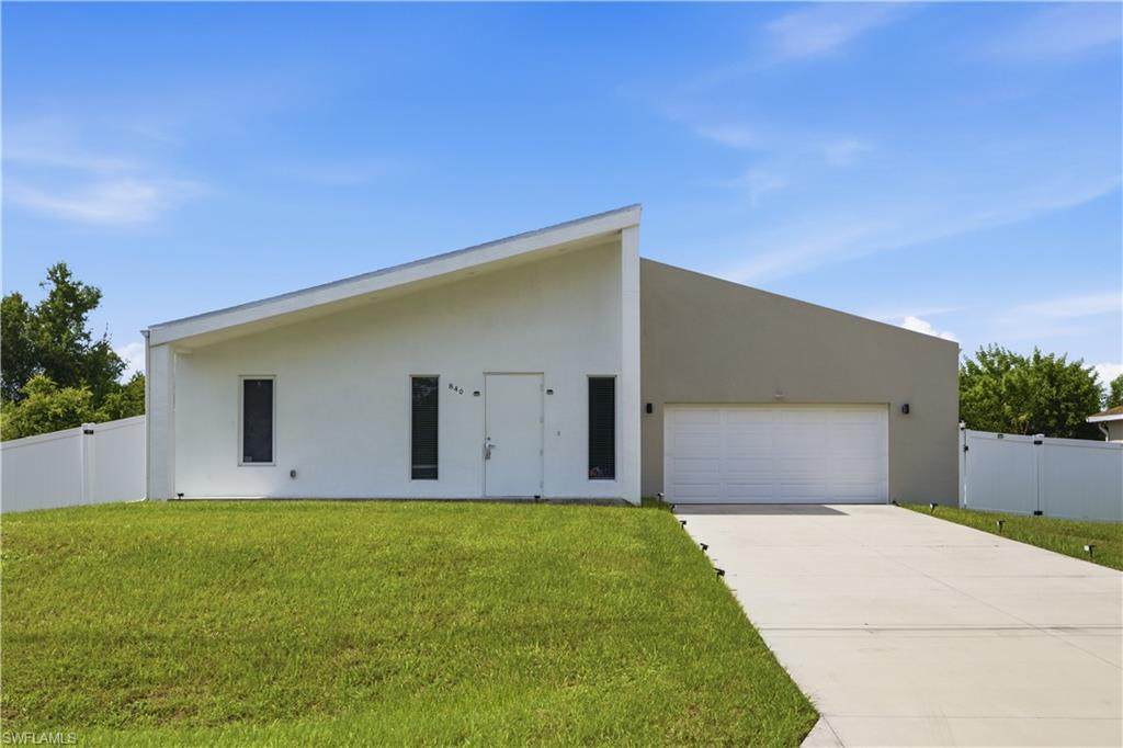 840 Carpenter St - Photo 1