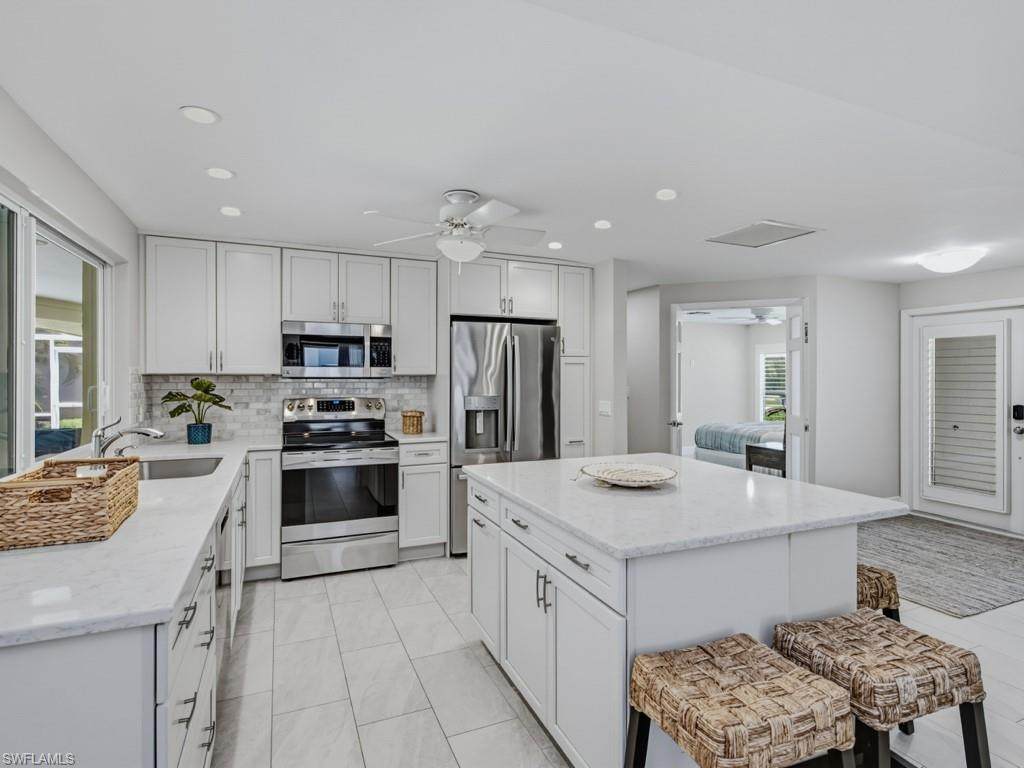 306 Colonial Ave - Photo 1