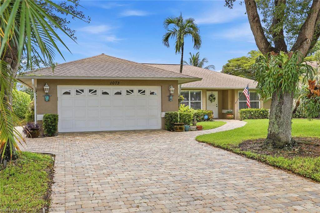 1073 Alhambra Cir - Photo 1