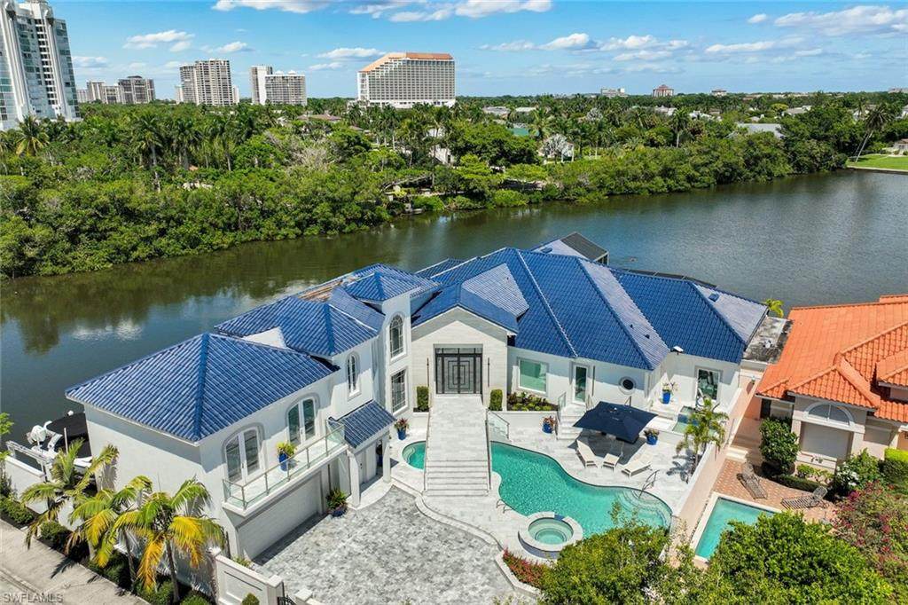 4900 Gulf Shore Blvd - Photo 1