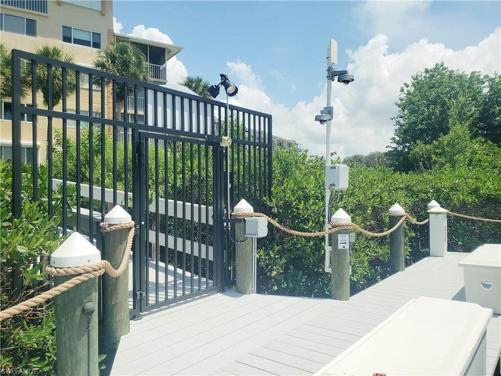 https://bt-photos.global.ssl.fastly.net/naples/orig_boomver_1_226029924-2.jpg