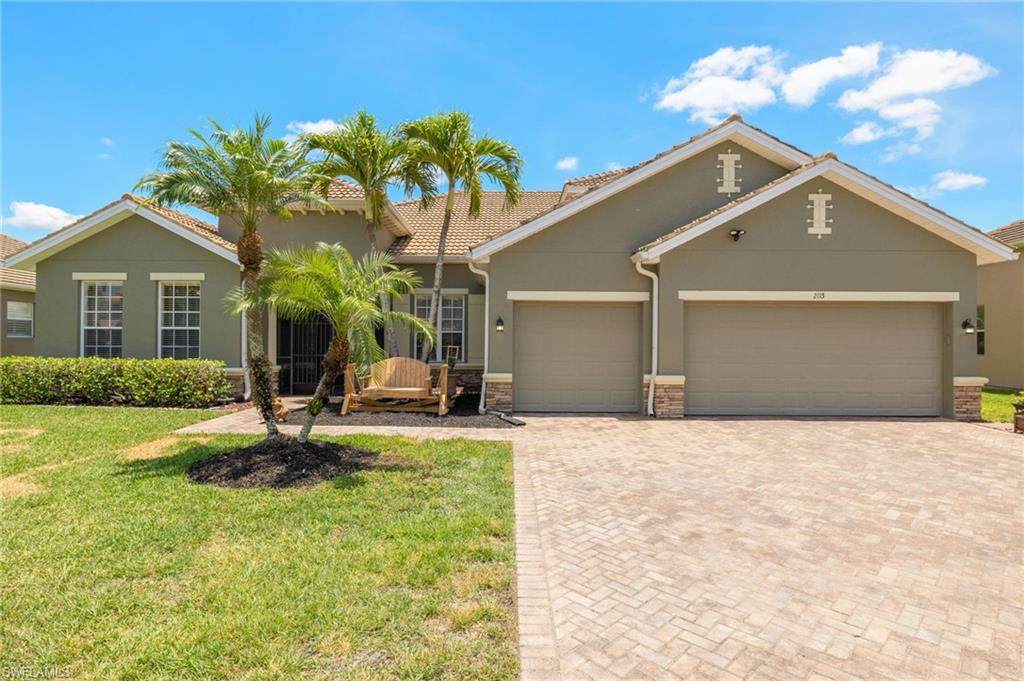 2115 Grove Dr - Photo 1