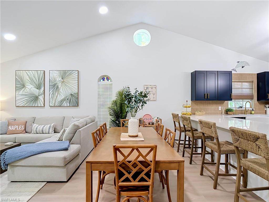 812 102nd Ave - Photo 1