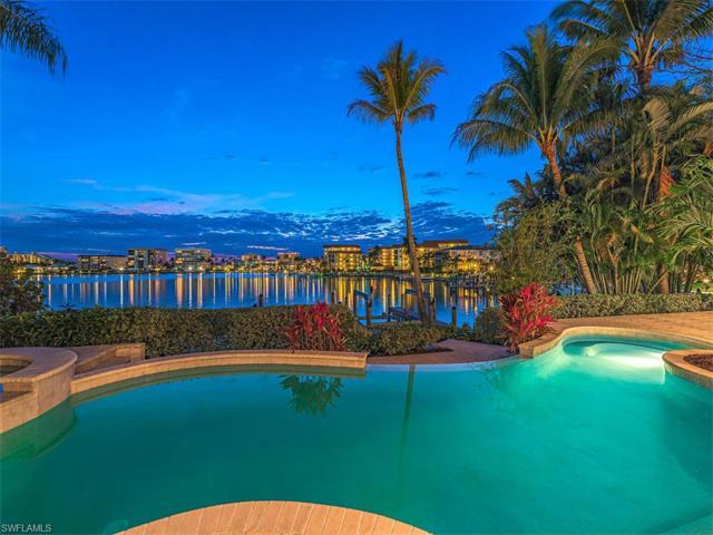 2825 Leeward Ln, Naples, FL 34103 (#216020980) :: Homes and Land Brokers, Inc