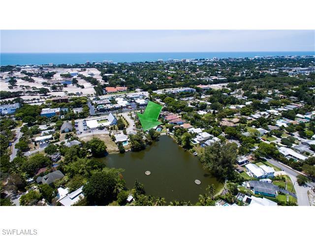 1070 11th St N, Naples, FL 34102 (#216033232) :: Homes and Land Brokers, Inc