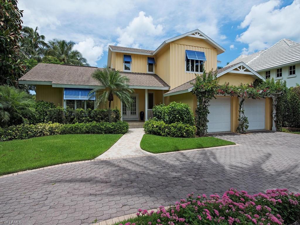 1770 4th St S, Naples, FL 34102 (#216040962) :: Homes and Land Brokers, Inc