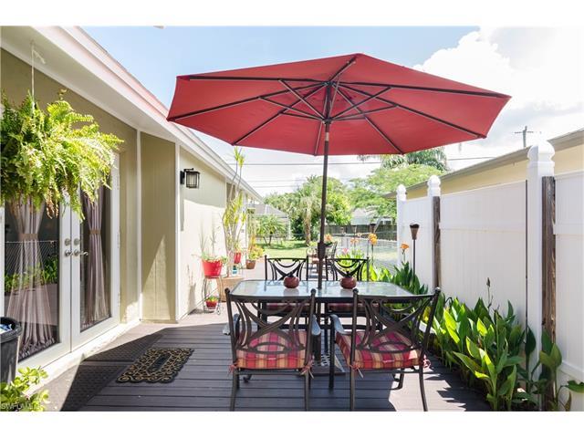 745 97th Ave N, Naples, FL 34108 (#216043614) :: Homes and Land Brokers, Inc