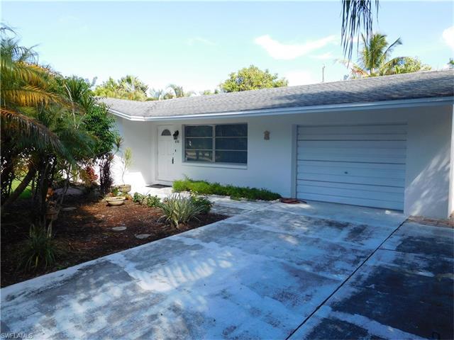 693 103rd Ave N, Naples, FL 34108 (MLS #216058599) :: The New Home Spot, Inc.