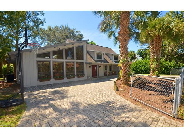 782 97th Ave N, Naples, FL 34108 (#216060558) :: Homes and Land Brokers, Inc
