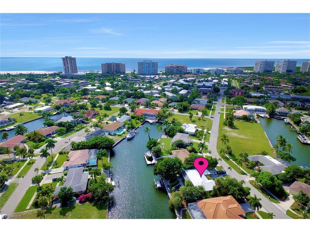 829 Saturn Ct, Marco Island, FL 34145 (#216064981) :: Homes and Land Brokers, Inc