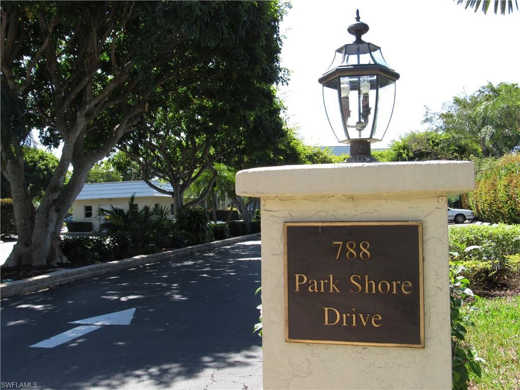 788 Park Shore Dr - Photo 1