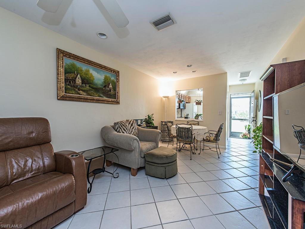 1045 Pine Isle Ln - Photo 1