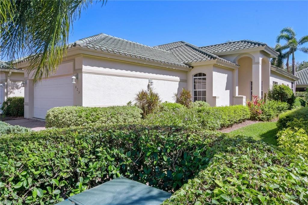 825 Vistana Cir - Photo 1