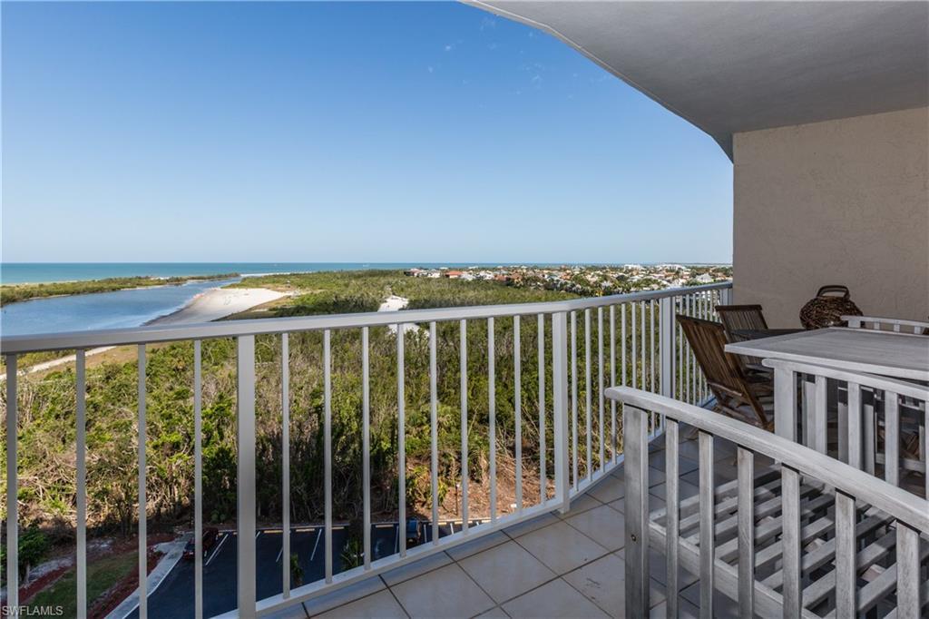 440 Seaview Ct - Photo 1
