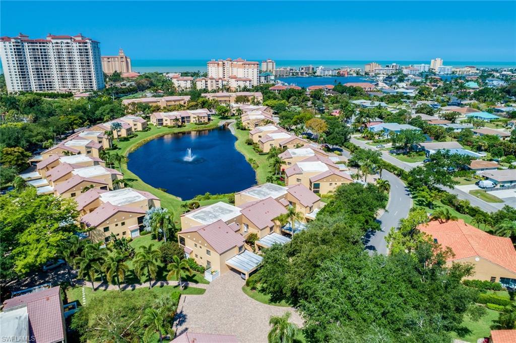 565 Beachwalk Cir - Photo 1
