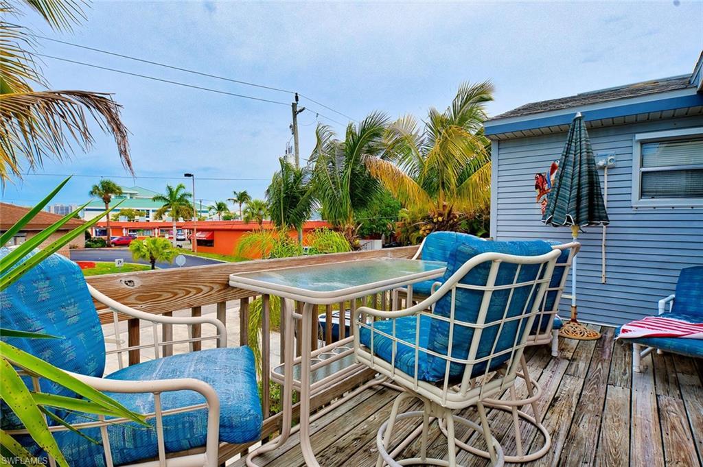 108 Lovers Ln - Photo 1
