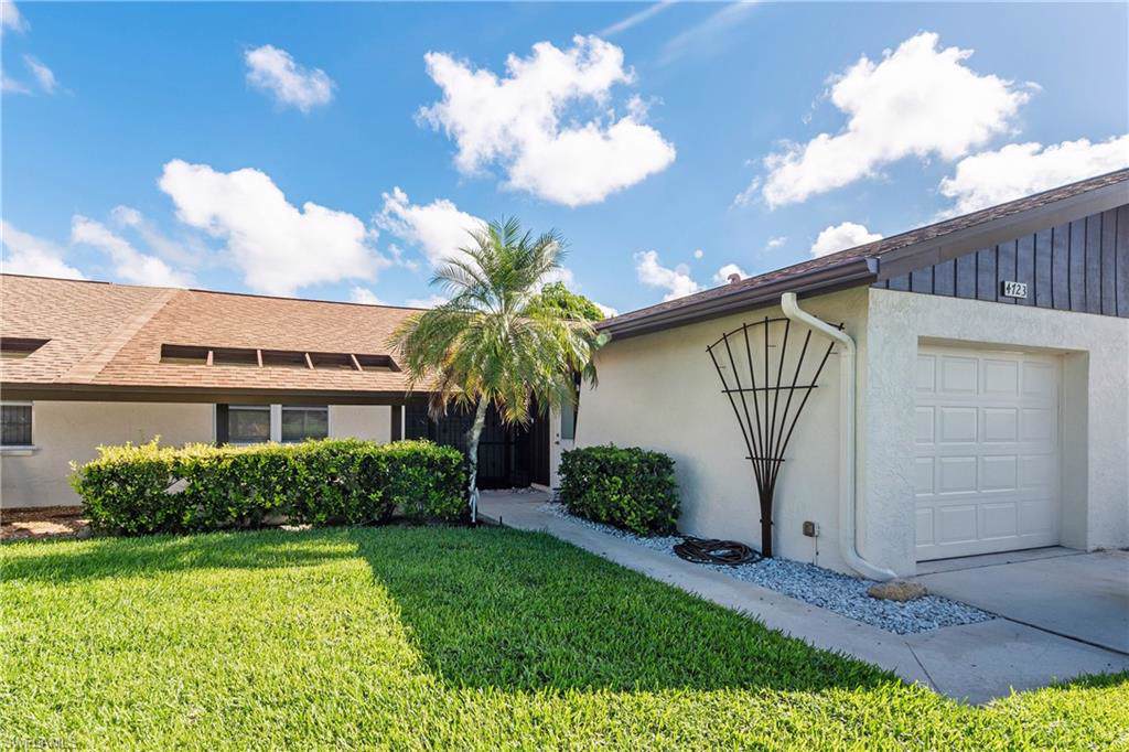 4723 Lakewood Blvd - Photo 1