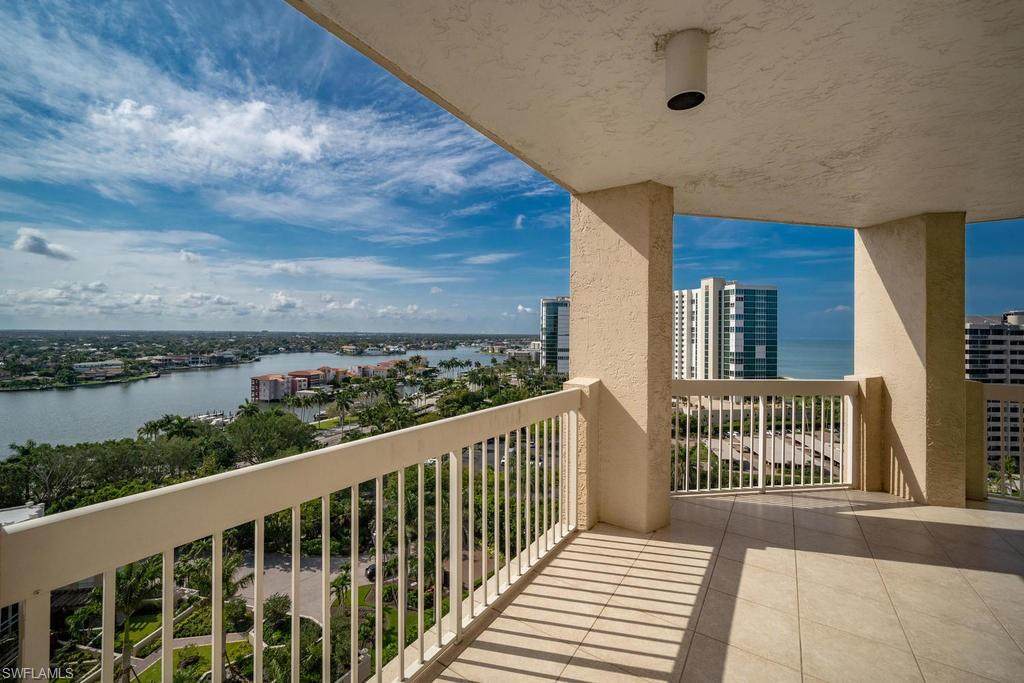 4021 Gulf Shore Blvd - Photo 1