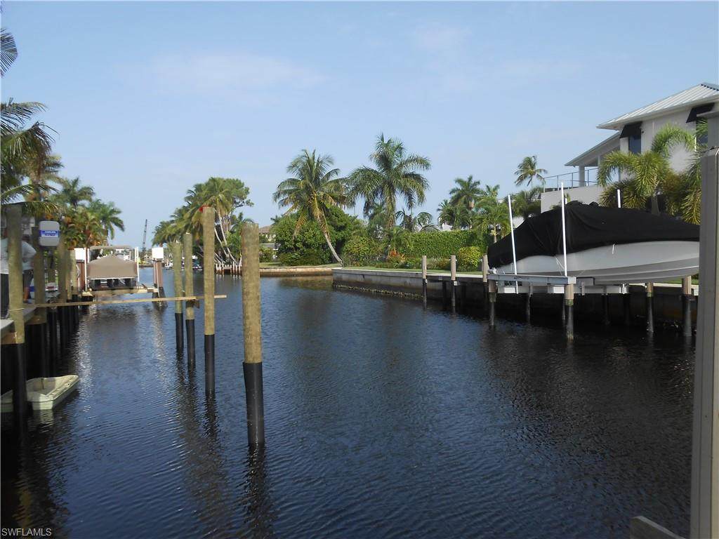 1559 Marlin Dr - Photo 1
