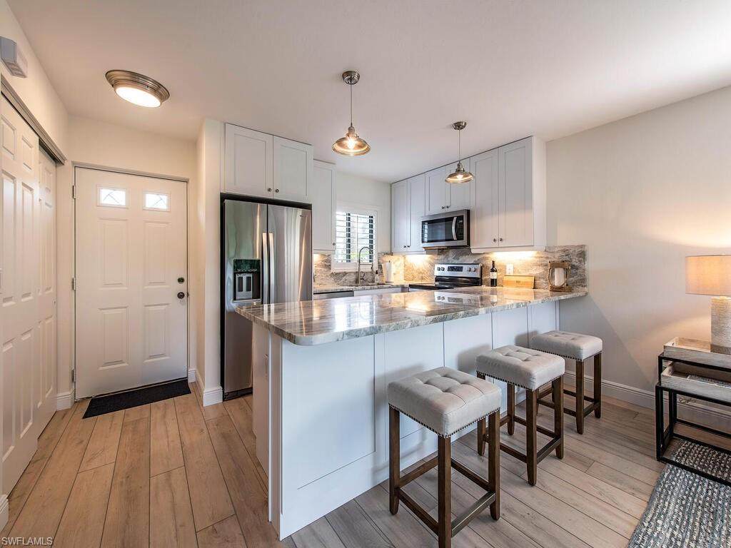 746 Eagle Creek Dr - Photo 1