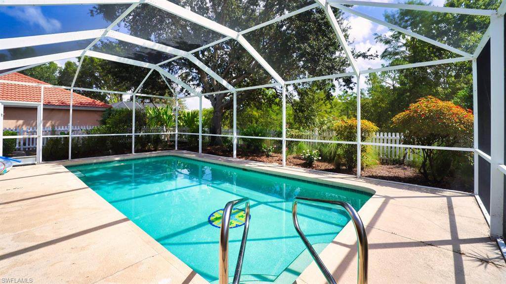 1551 Whispering Oakes Cir - Photo 1
