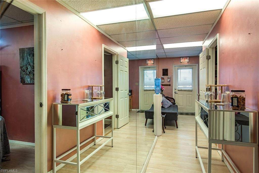 2335 Tamiami Trl - Photo 1