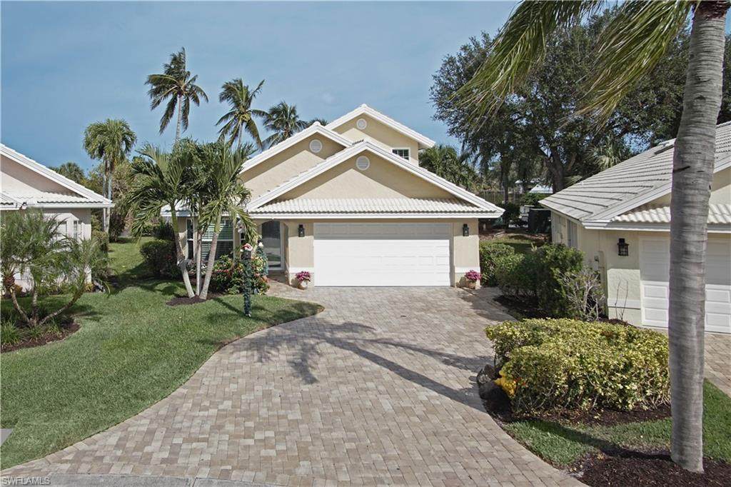 1595 Weybridge Cir - Photo 1
