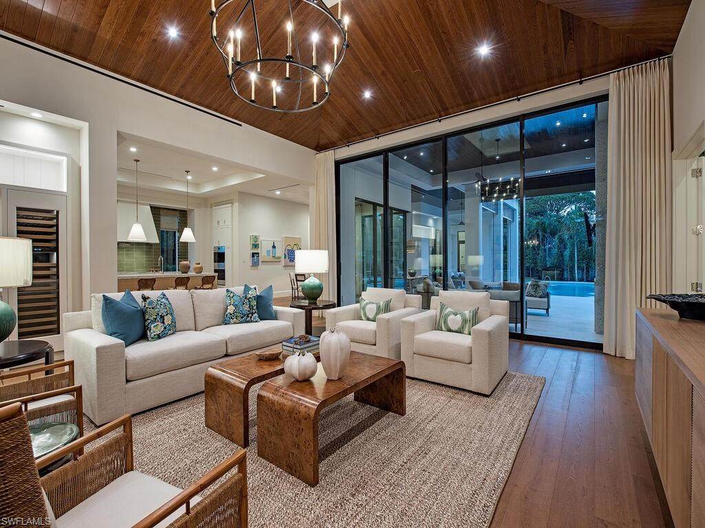 473 Banyan Blvd - Photo 1
