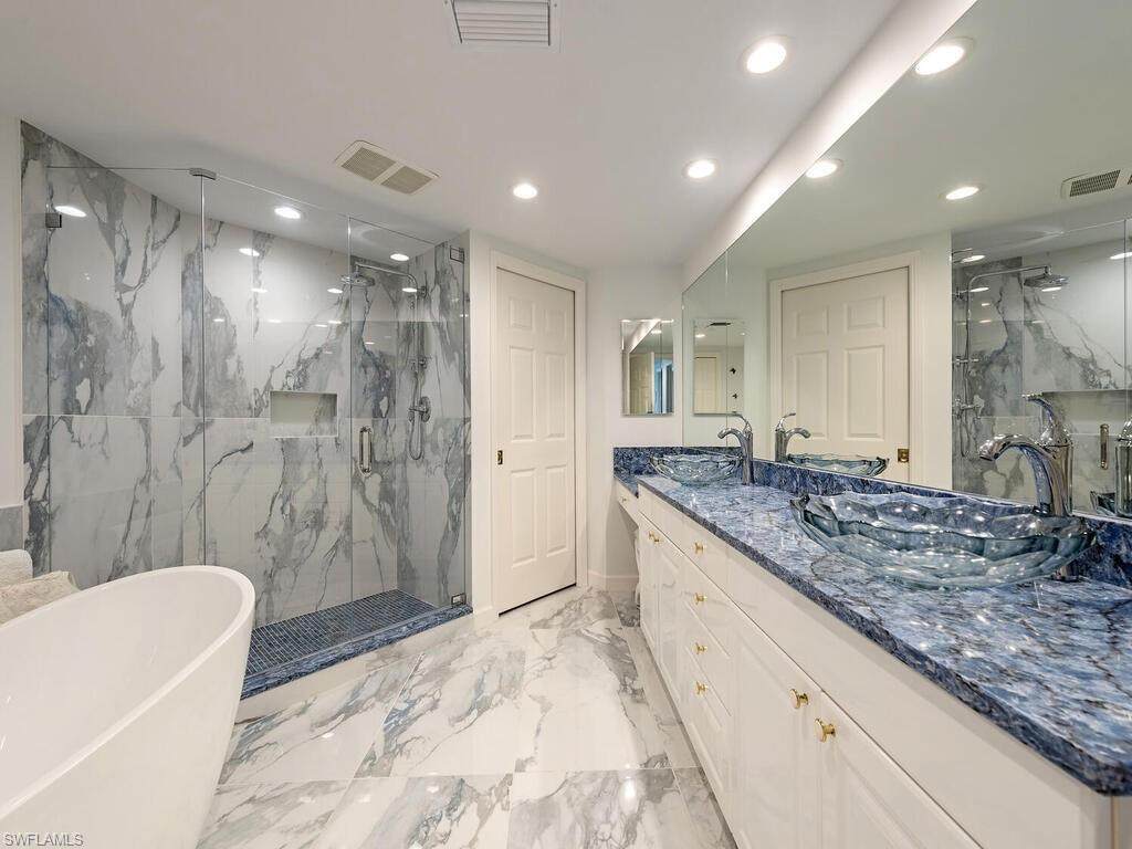 7117 Pelican Bay Blvd - Photo 1