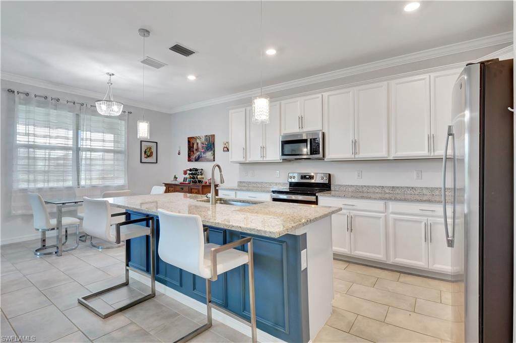 2122 Hamlin St - Photo 1