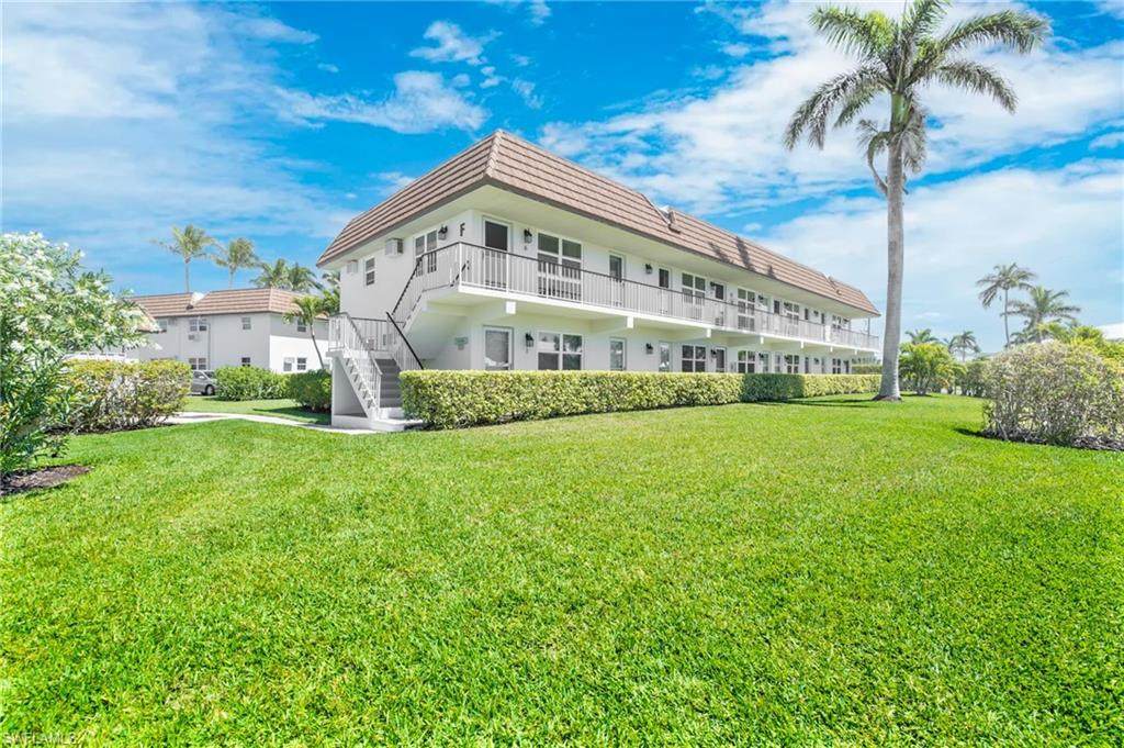 240 Collier Blvd - Photo 1