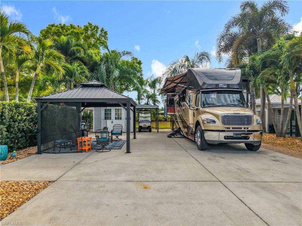 10130 Shadowood Ct - Photo 1