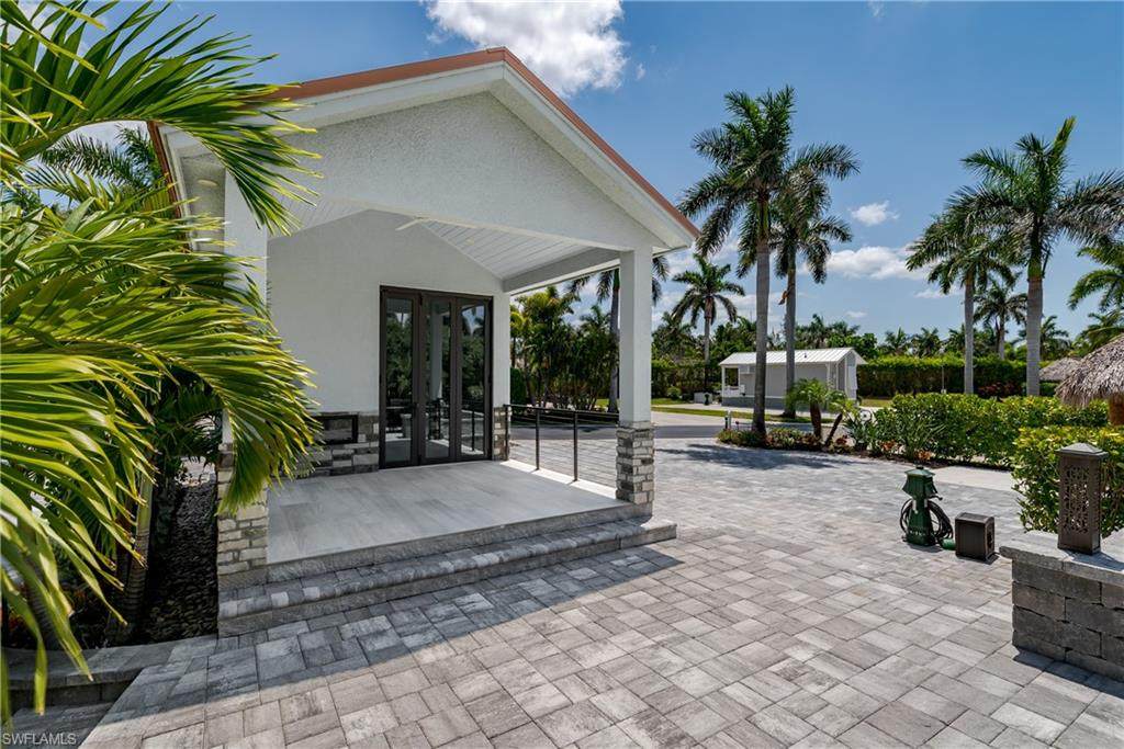 https://bt-photos.global.ssl.fastly.net/naples/orig_boomver_2_225046359-2.jpg