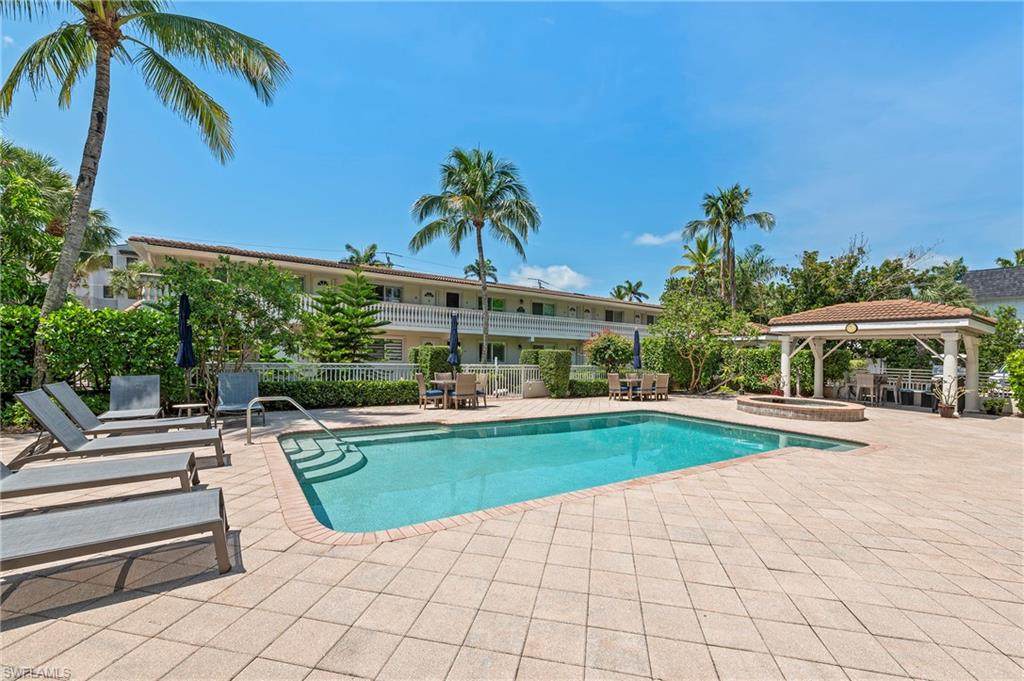 950 7th Ave - Photo 1