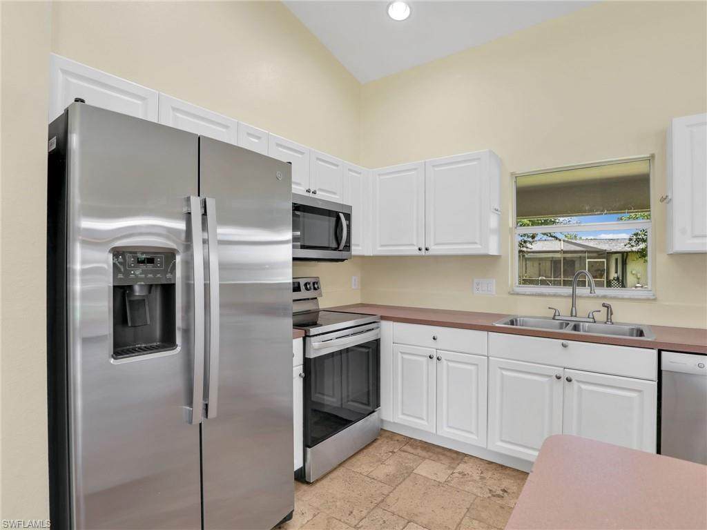 305 16th Pl - Photo 1