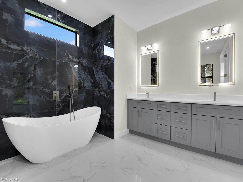 503 Lincoln Blvd - Photo 1