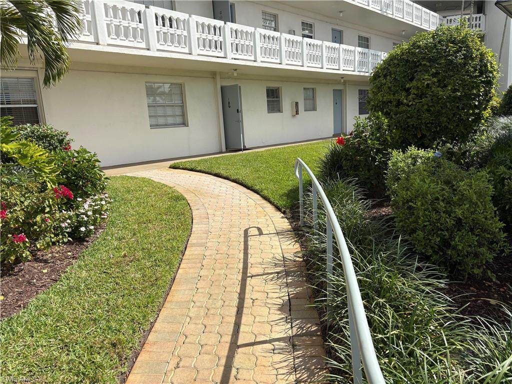 315 Saint Andrews Blvd - Photo 1