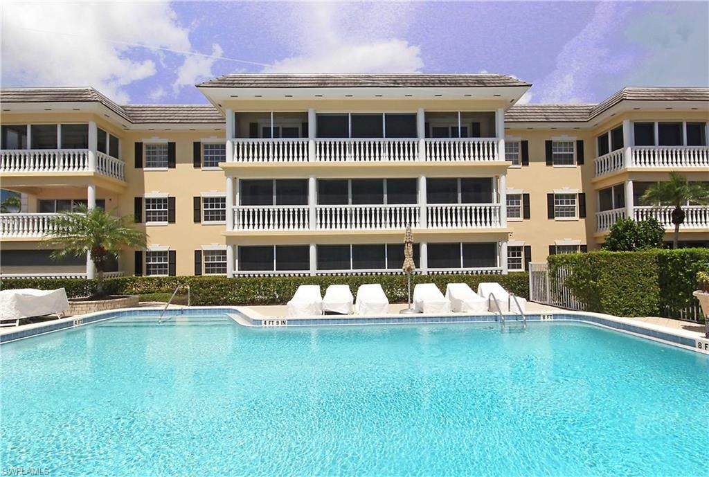 666 3RD St - Photo 1