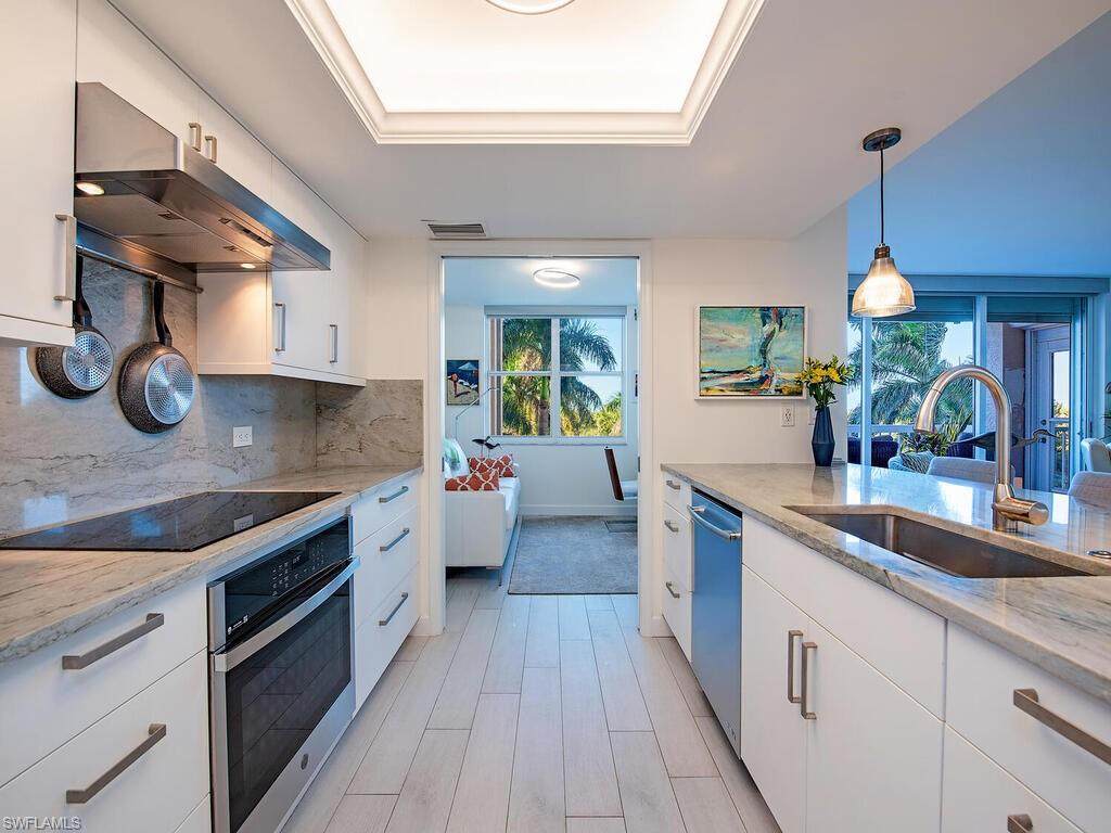 6585 Nicholas Blvd - Photo 1