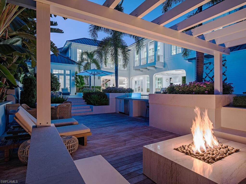 1675 Gordon Dr - Photo 1