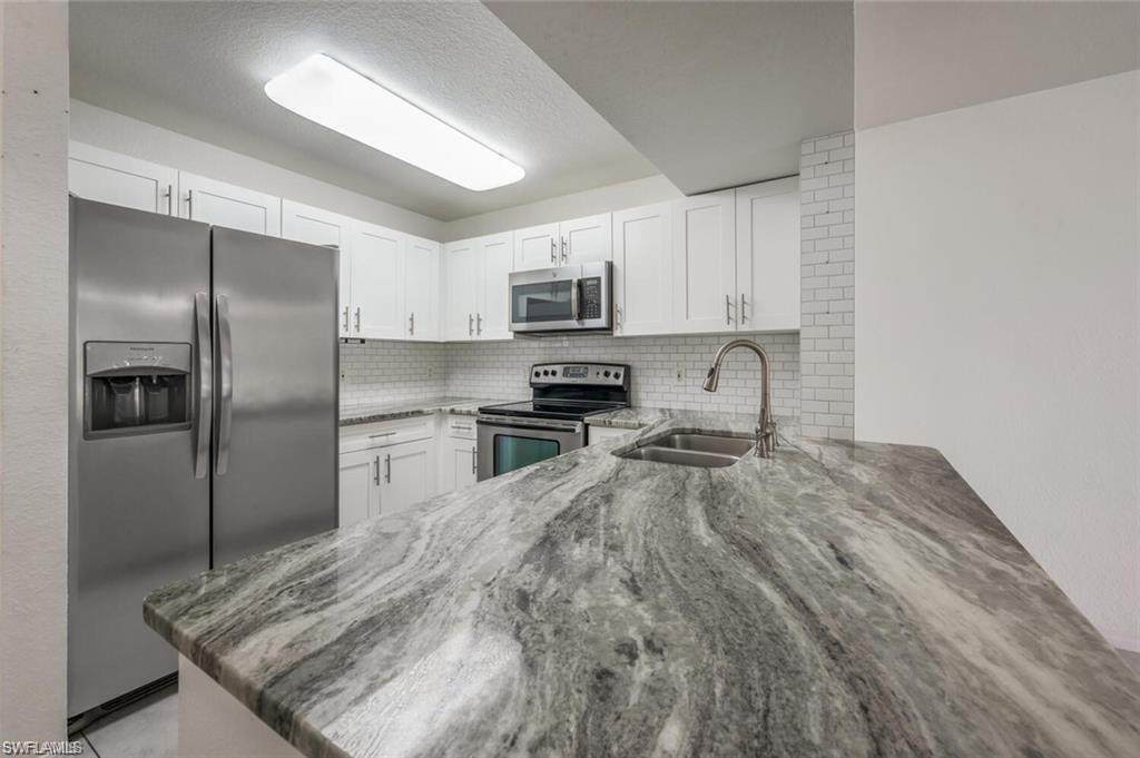 8244 Key Royal Cir - Photo 1